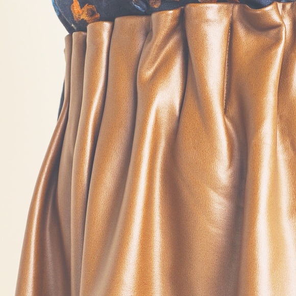 Leather skirt - Picture 2 of 2